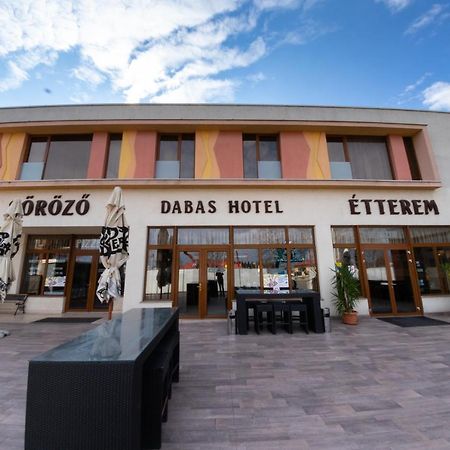 Dabas Hotel Luaran gambar