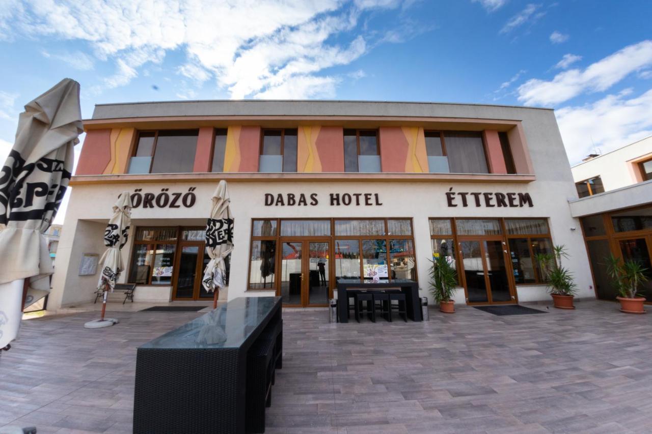 Dabas Hotel Luaran gambar