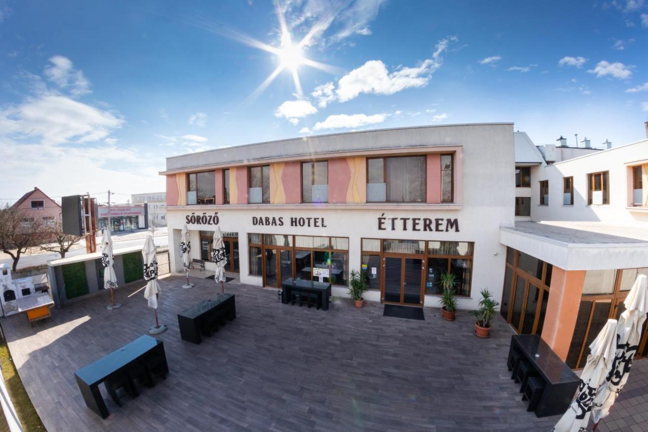 Dabas Hotel Luaran gambar