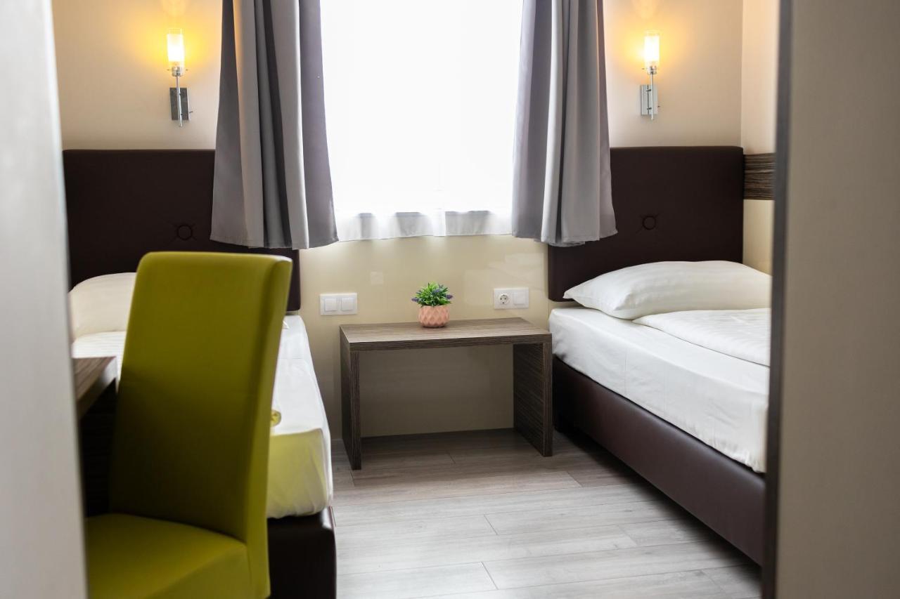 Dabas Hotel Luaran gambar