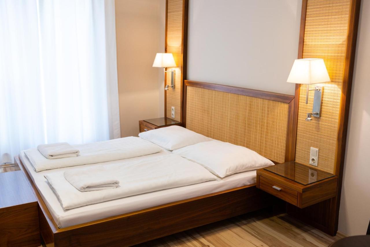 Dabas Hotel Luaran gambar